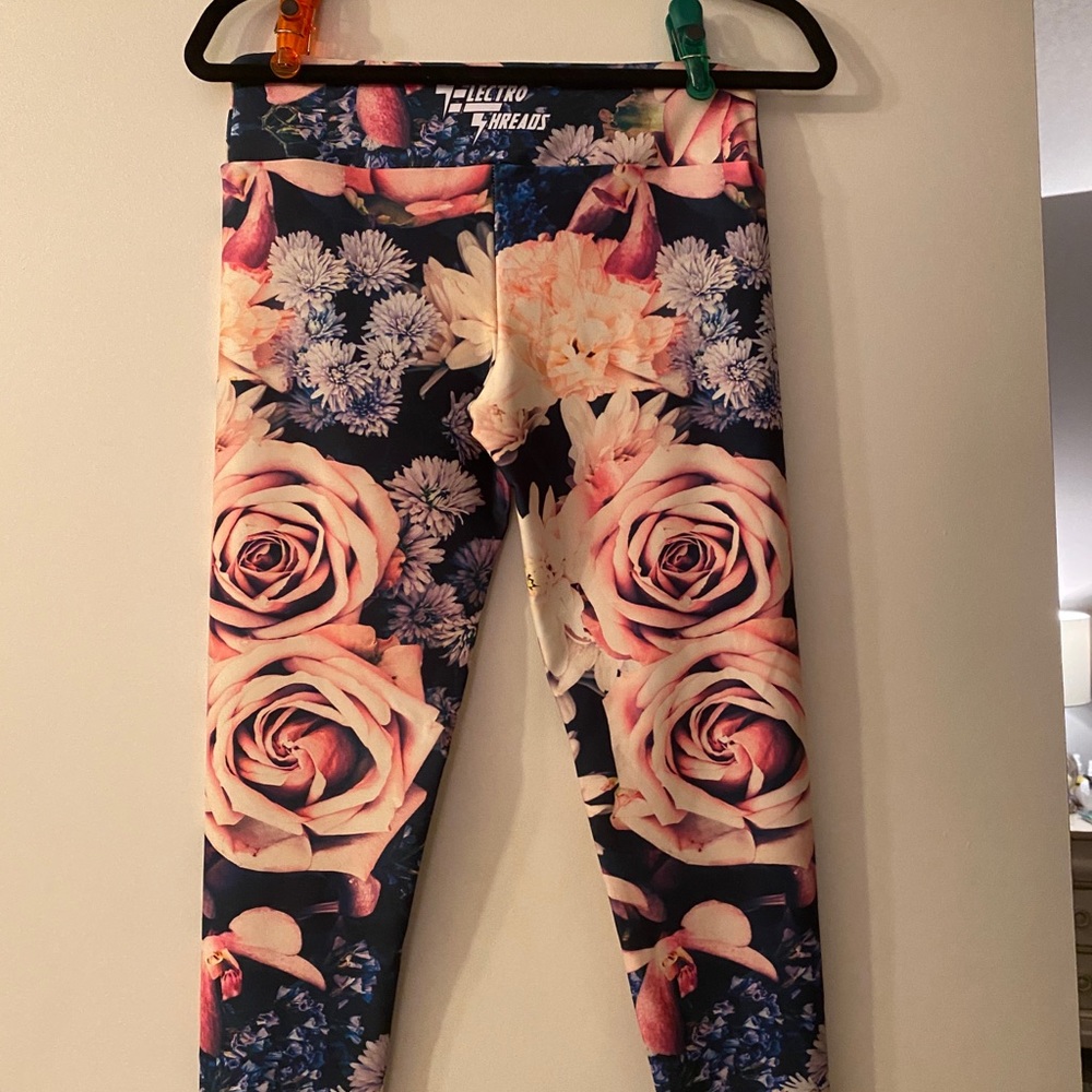 Never worn Electro Threads yoga pants